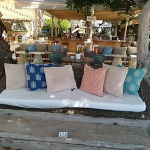 https://moon-beachhotel.aegeanhotels.net