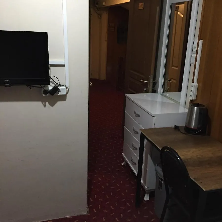 Paris Hotel Isztambul 2*,