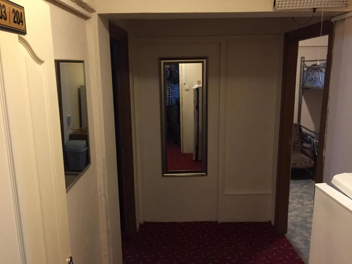 Paris Hotel Istanbulská provincie 2*,  Turecko